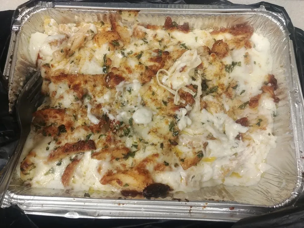 Garlic Chicken Alfredo Pasta